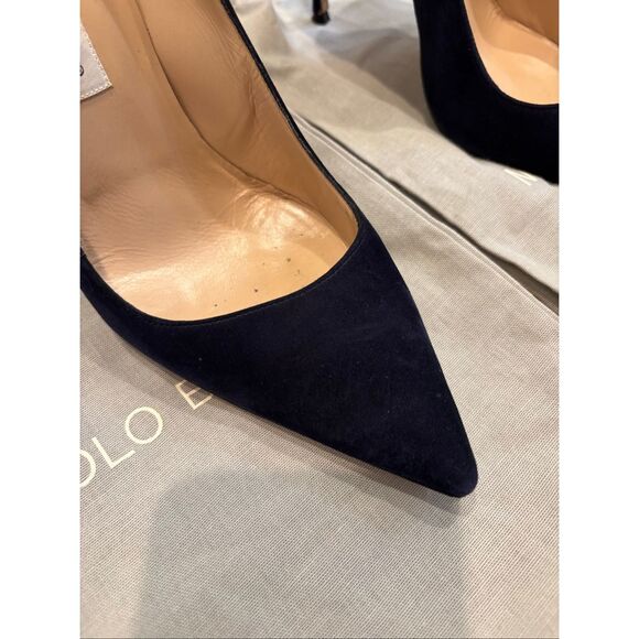 Manolo Blahnik BB US$865.00 Navy Suede Pointed Toe Pumps Navy Suede Pointed Toe - Picture 2 of 7